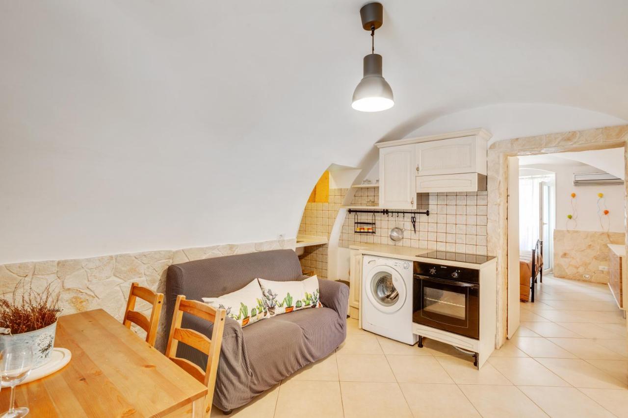 La Chicca Historic Center Beautiful Flat Apartamento Monopoli Exterior foto