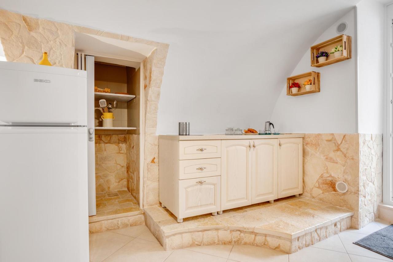 La Chicca Historic Center Beautiful Flat Apartamento Monopoli Exterior foto